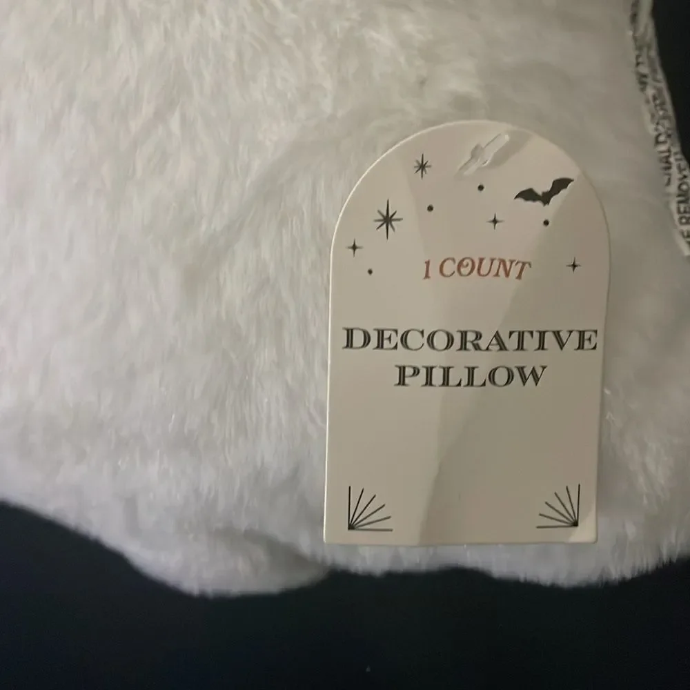 NWT Target bulleyes playground white smiley ghost Halloween decor pillow 2024